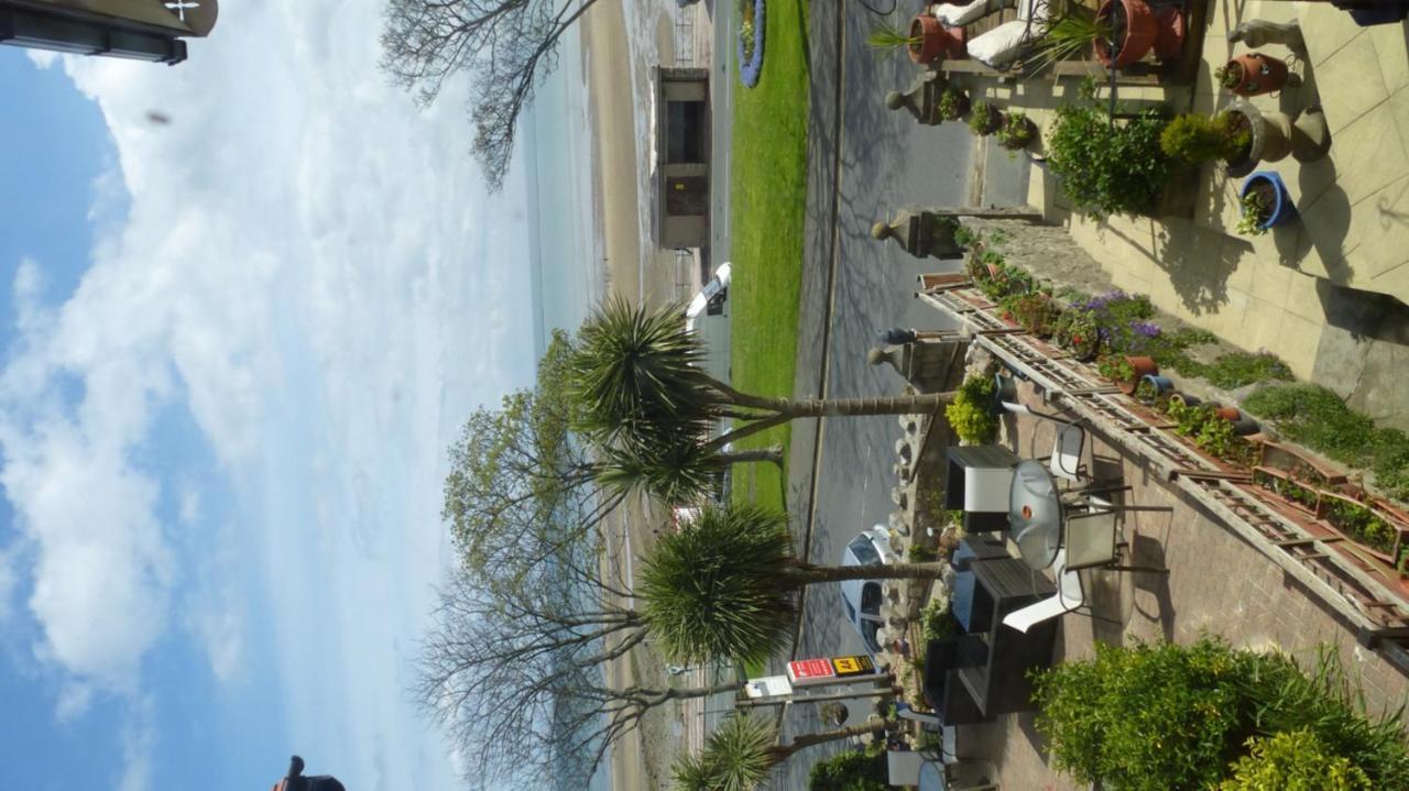 Whitehall Guest House Colwyn Bay Esterno foto