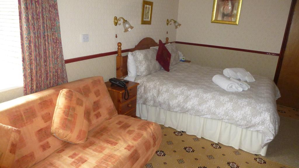 Whitehall Guest House Colwyn Bay Esterno foto