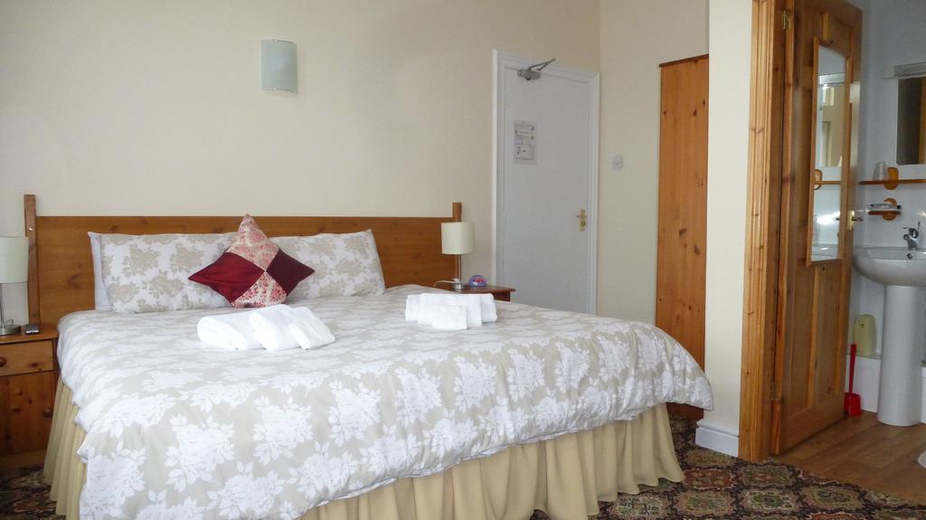 Whitehall Guest House Colwyn Bay Esterno foto