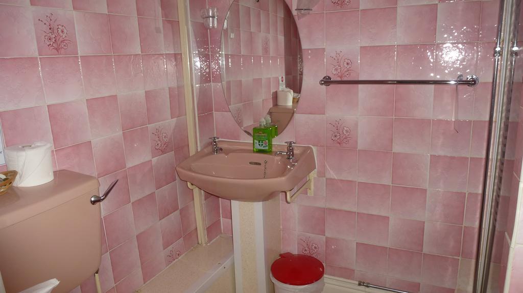 Whitehall Guest House Colwyn Bay Esterno foto