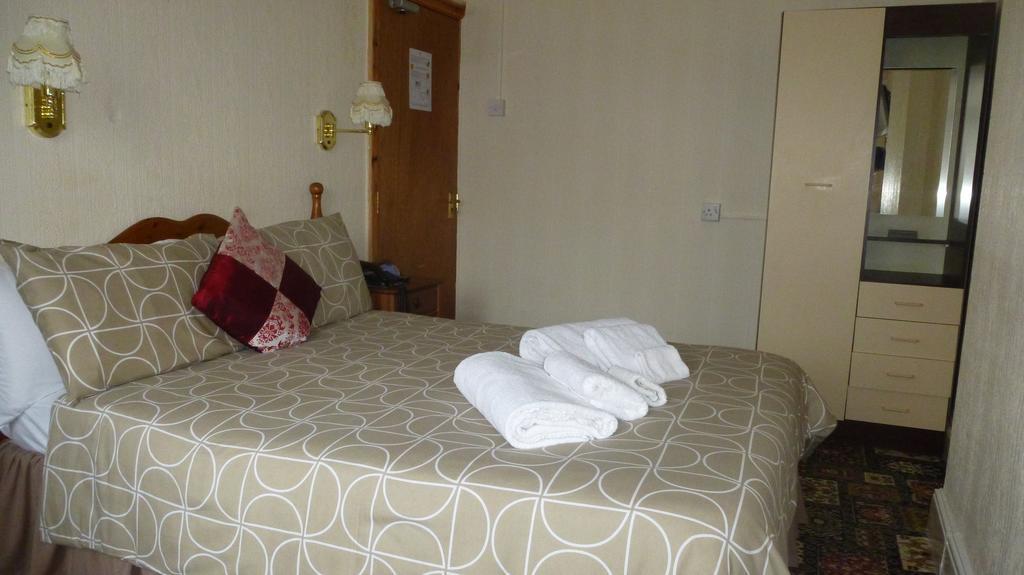 Whitehall Guest House Colwyn Bay Esterno foto