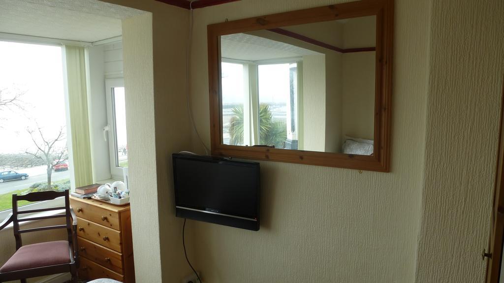 Whitehall Guest House Colwyn Bay Esterno foto