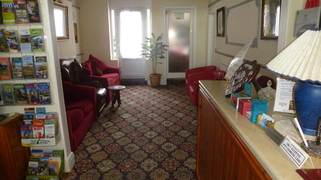 Whitehall Guest House Colwyn Bay Esterno foto