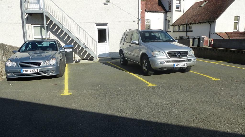 Whitehall Guest House Colwyn Bay Esterno foto